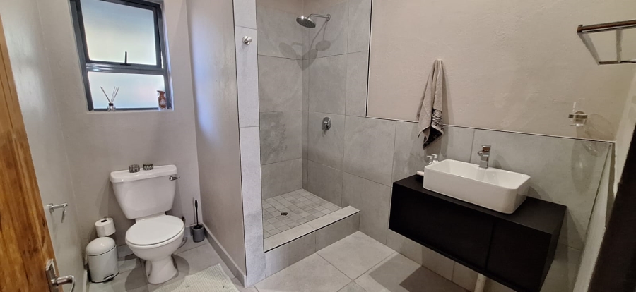 5 Bedroom Property for Sale in Rustenburg Rural North West